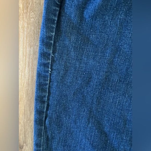 Lane Bryant Sz 16 High Rise Wide Leg Jeans, Signature Fit Flex Magic Waistband - Picture 9 of 15